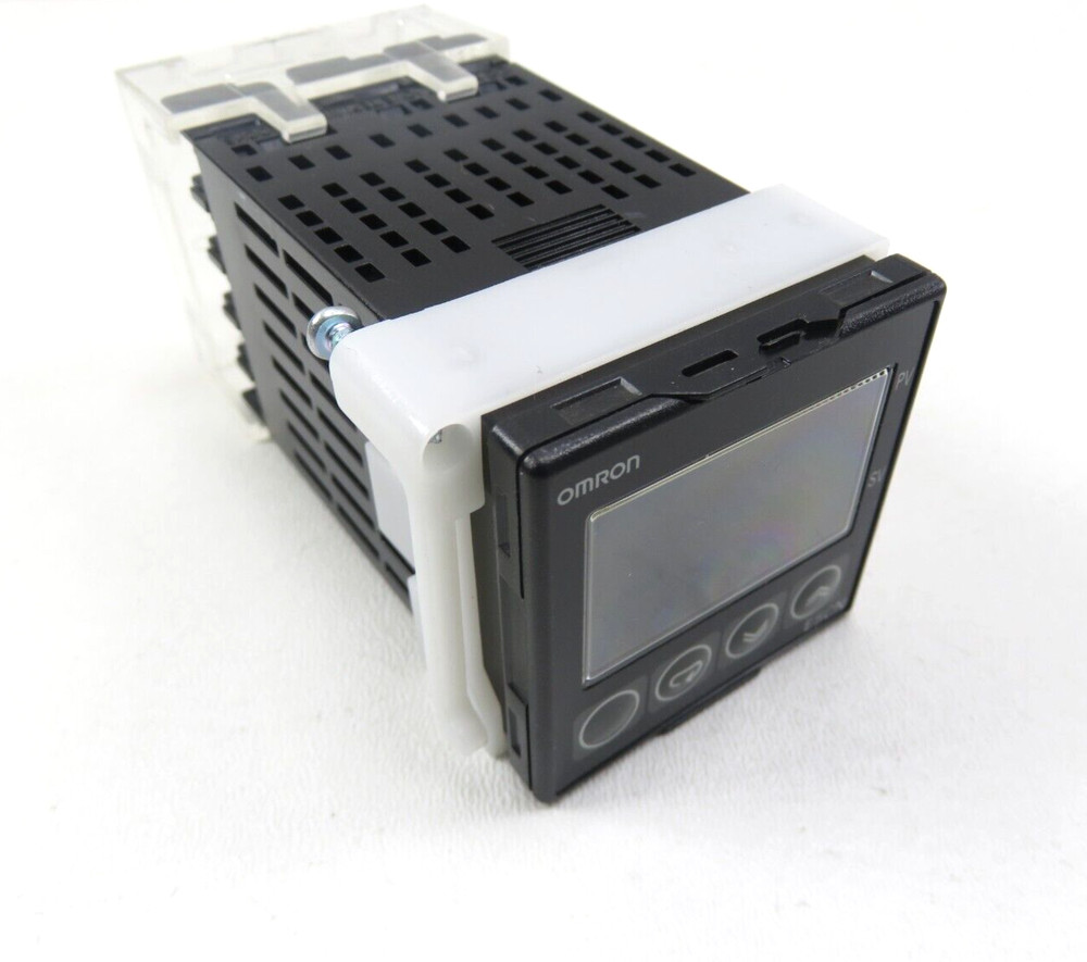 Omron E5CN-QQ2HT Temperature Controller