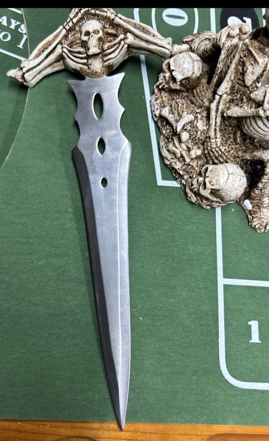Skull Dagger