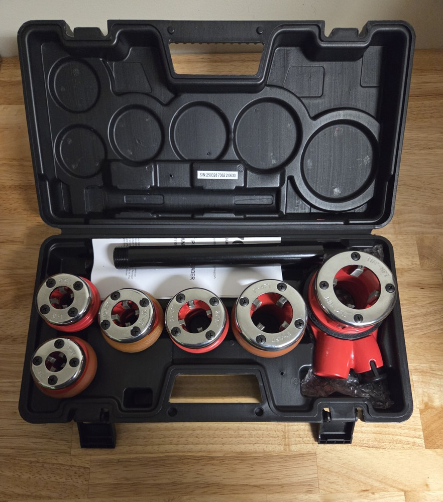 VEVOR KT1106A Manual ratcheting Pipe Threader Set