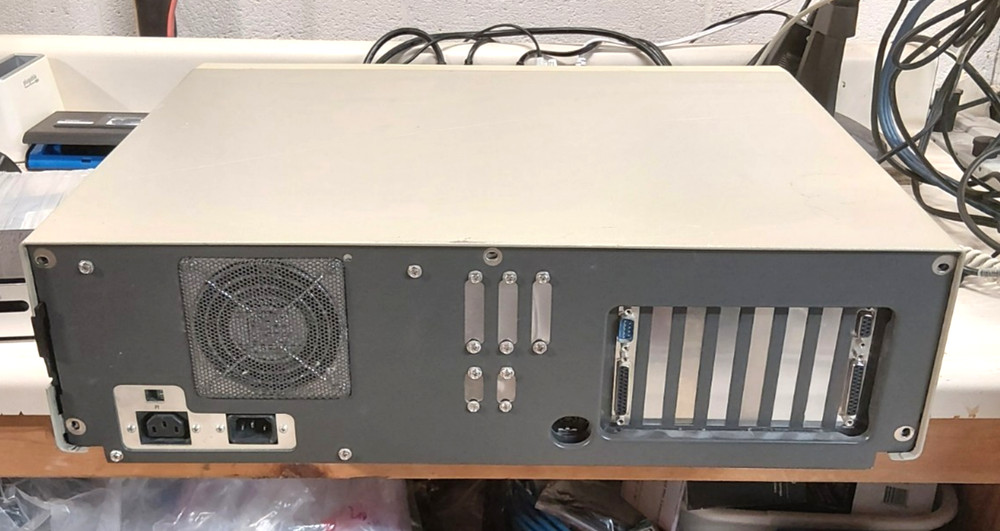 80s Turbo PC Personal Computer AT POWERS ON - READ
