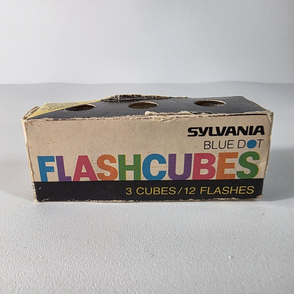 SYLVANIA FLASH CUBES Blue Dot Type 3 Pcs 12 Flashes - Open Box