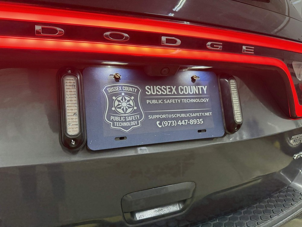 Whelen Surface Mount Ion Vertical License Plate Bracket