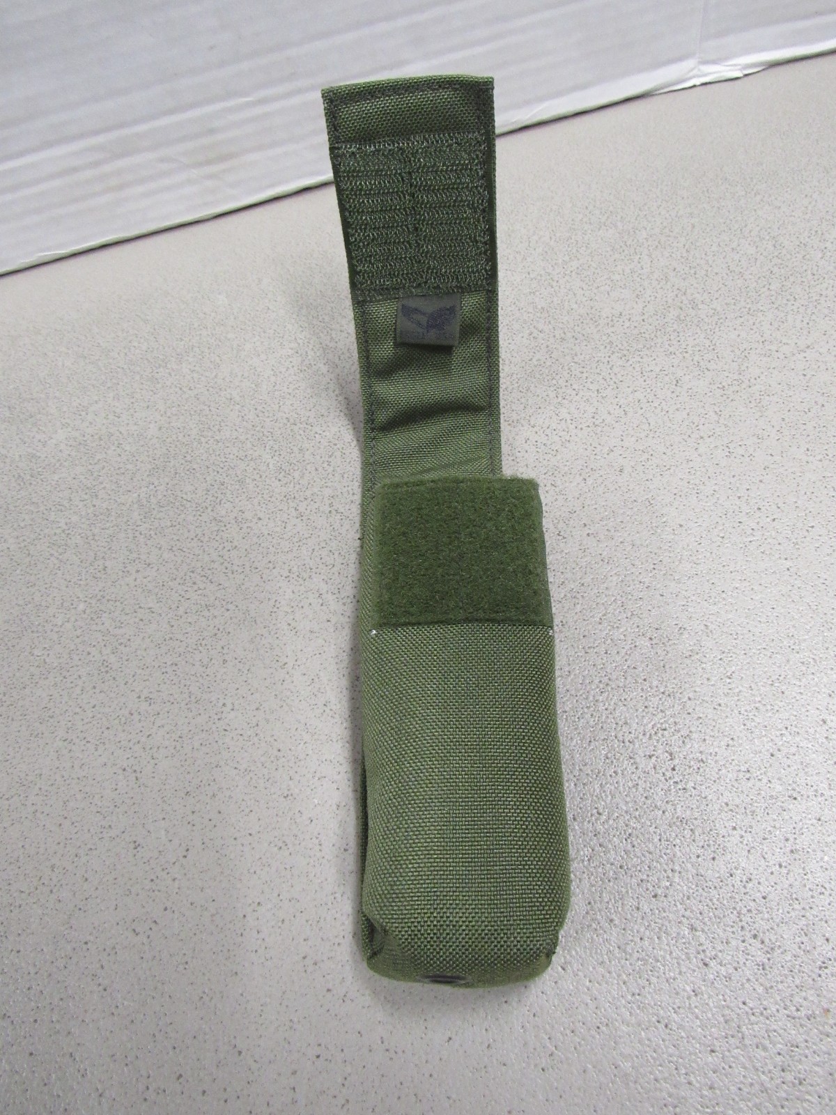 Old Gen Eagle OD Green Suppressor Pouch w/ Alice Clip Flashlight Pouch NOS