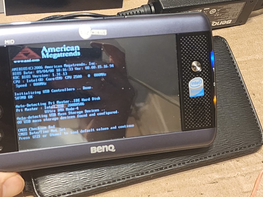 BenQ S6 Mid Touchscreen Multimedia Tablet PC Mobile Internet Device Intel Atom