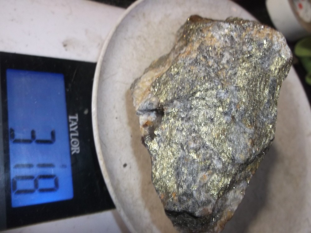 Gold, silver, copper, 318 grams samples ,ore high grade .