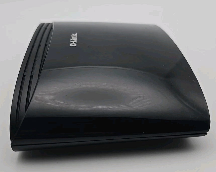 D-Link (DGS-1005G) 5-Ports External Ethernet Switch.