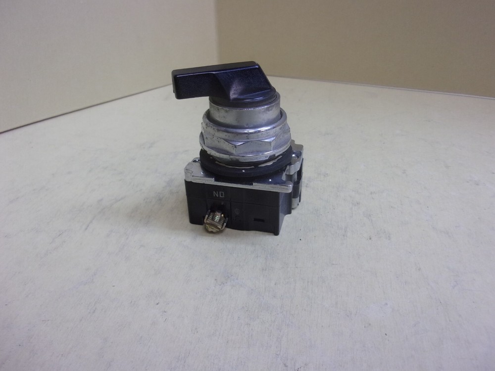 Cutler Hammer Black Knob 2-Position Maintained Selector Switch