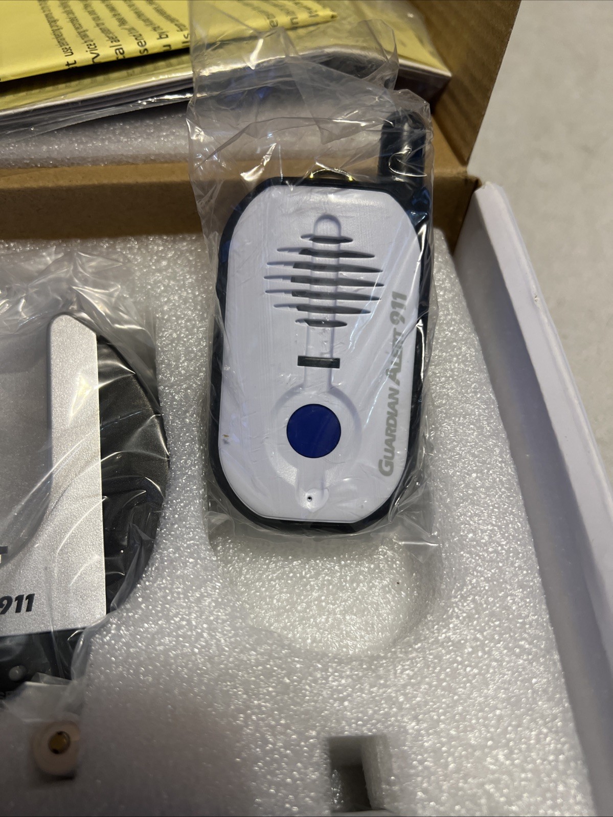 LogicMark Guardian Alert 911 DECT 6.0 Senior Medical Alert No Fees VOIP Landline