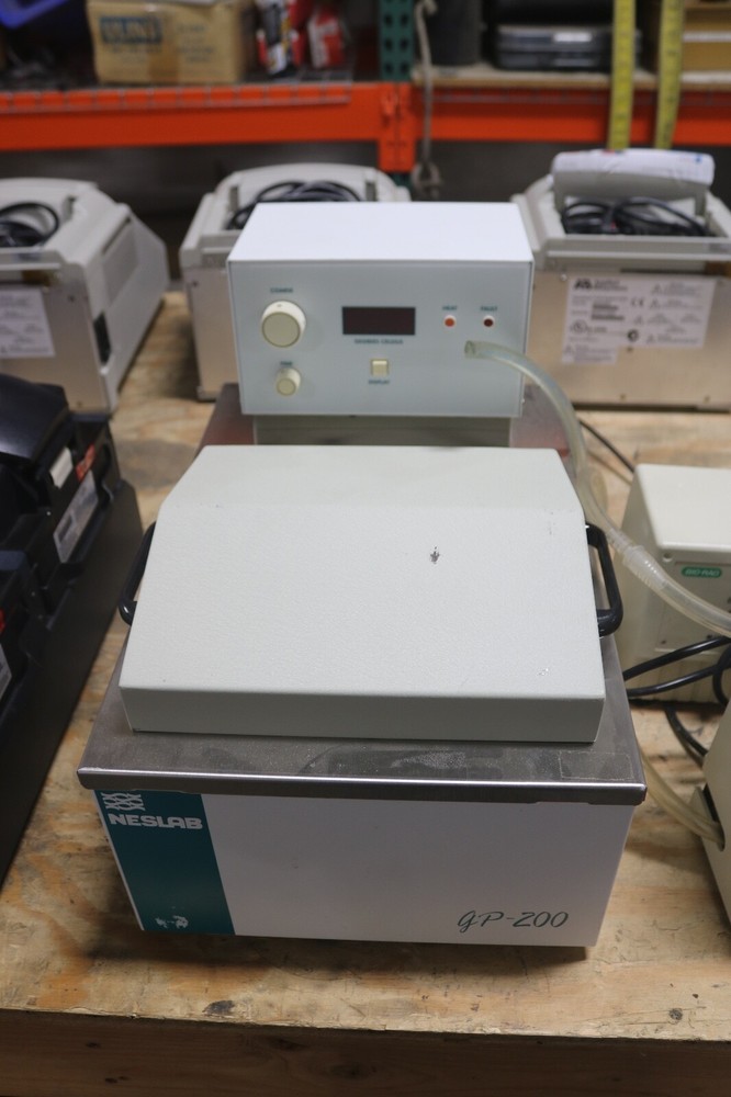 NESLAB GP-200 TEMPERATURE BATH WORKING WATERBATH