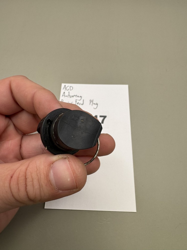 AGD Automag Power Feed Plug Black