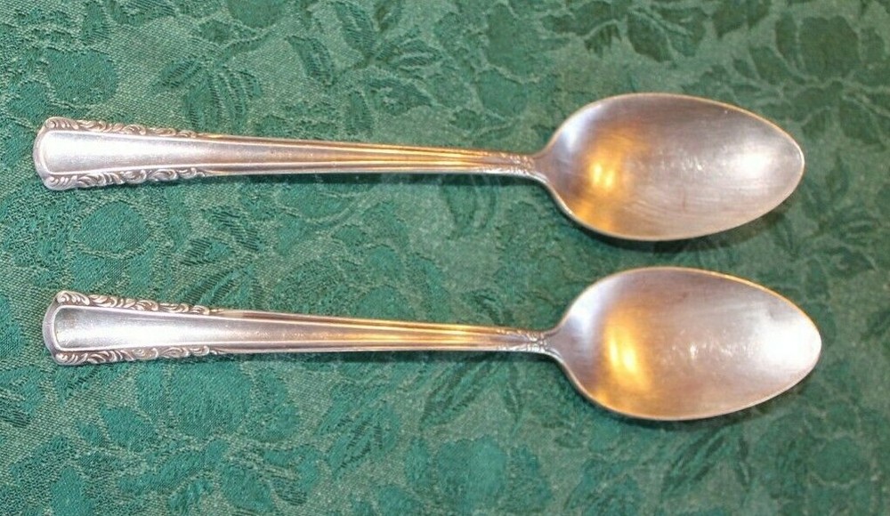Holmes & Edwards Inlaid Silverplate Teaspoon