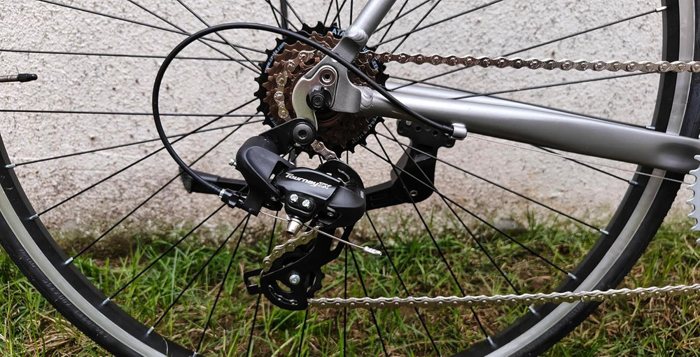 ATA 8 Speed Freewheel 13-28T Screw On Multiple Freewheel Threaded Typ...