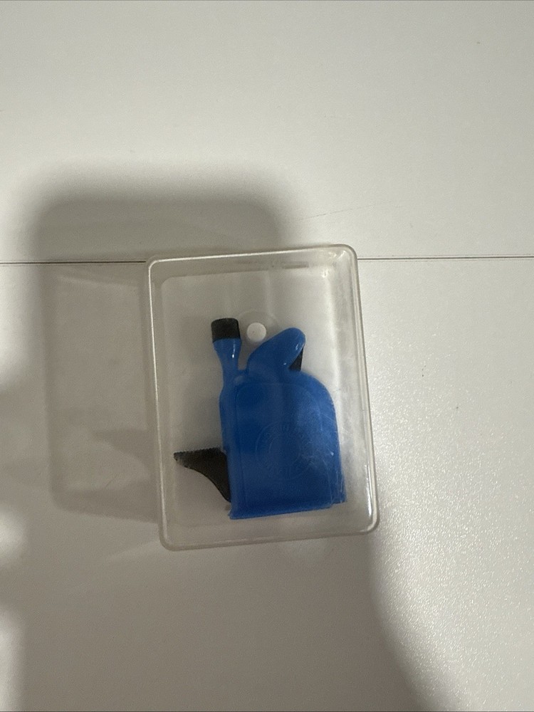 Vintage Ditta Martinelli Italian Automatic Needle Threader Blue