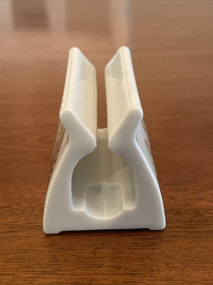 The Indispensable Dispenser Toothpaste Squeezer Germany with Shell Design Beach