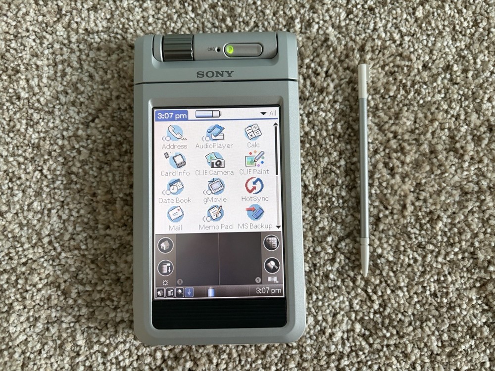 Sony Clié PEG-NR70V/U Personal Entertainment Organizer PDA MINT CIB COMPLETE BOX
