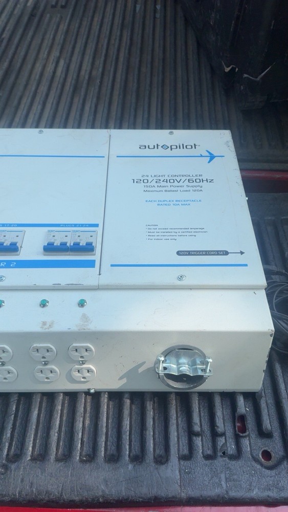 Autopilot Fuel DX24 120/240v 24 Light Controller USED