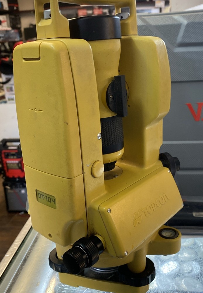 Topcon DT-104 Digital Theodolite w/ Case