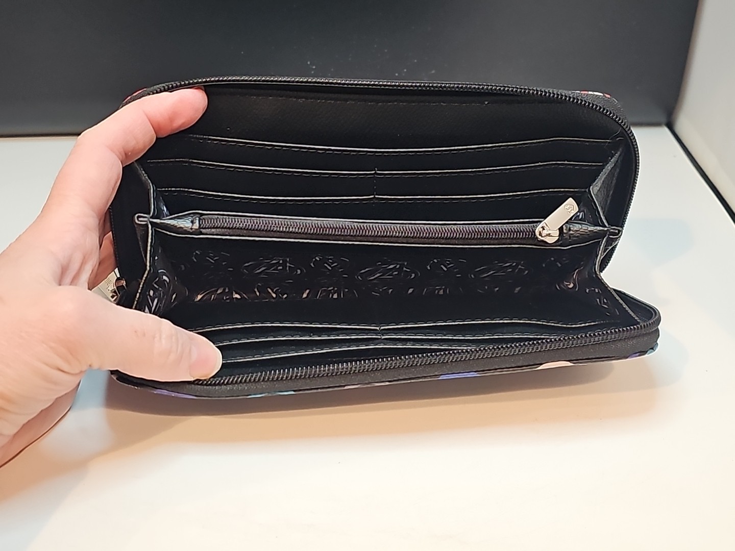 Loungefly Marvel Avengers Infinity War Icons Clutch Zip Around Wallet RARE 2018