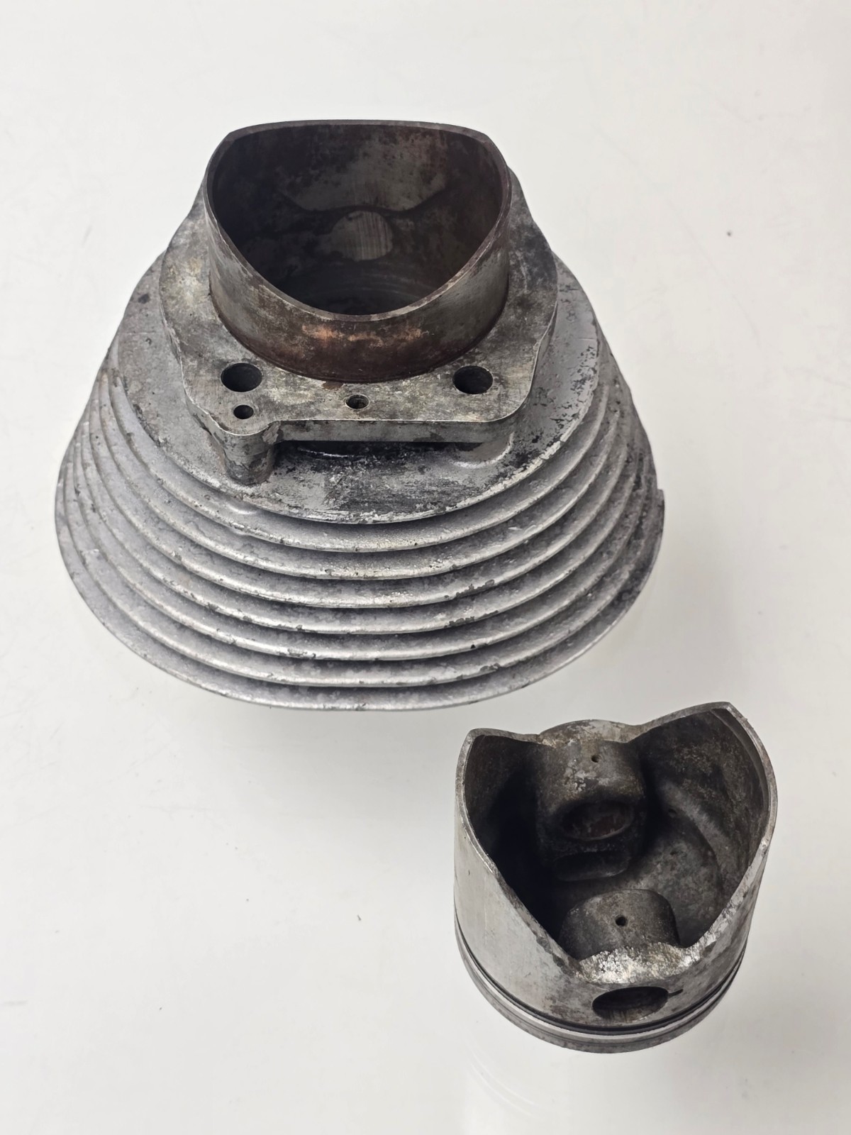 DUCATI SINGLE 250 BEVEL NARROW CASE CYLINDER JUG BARREL W/ PISTON DM250 DIANA