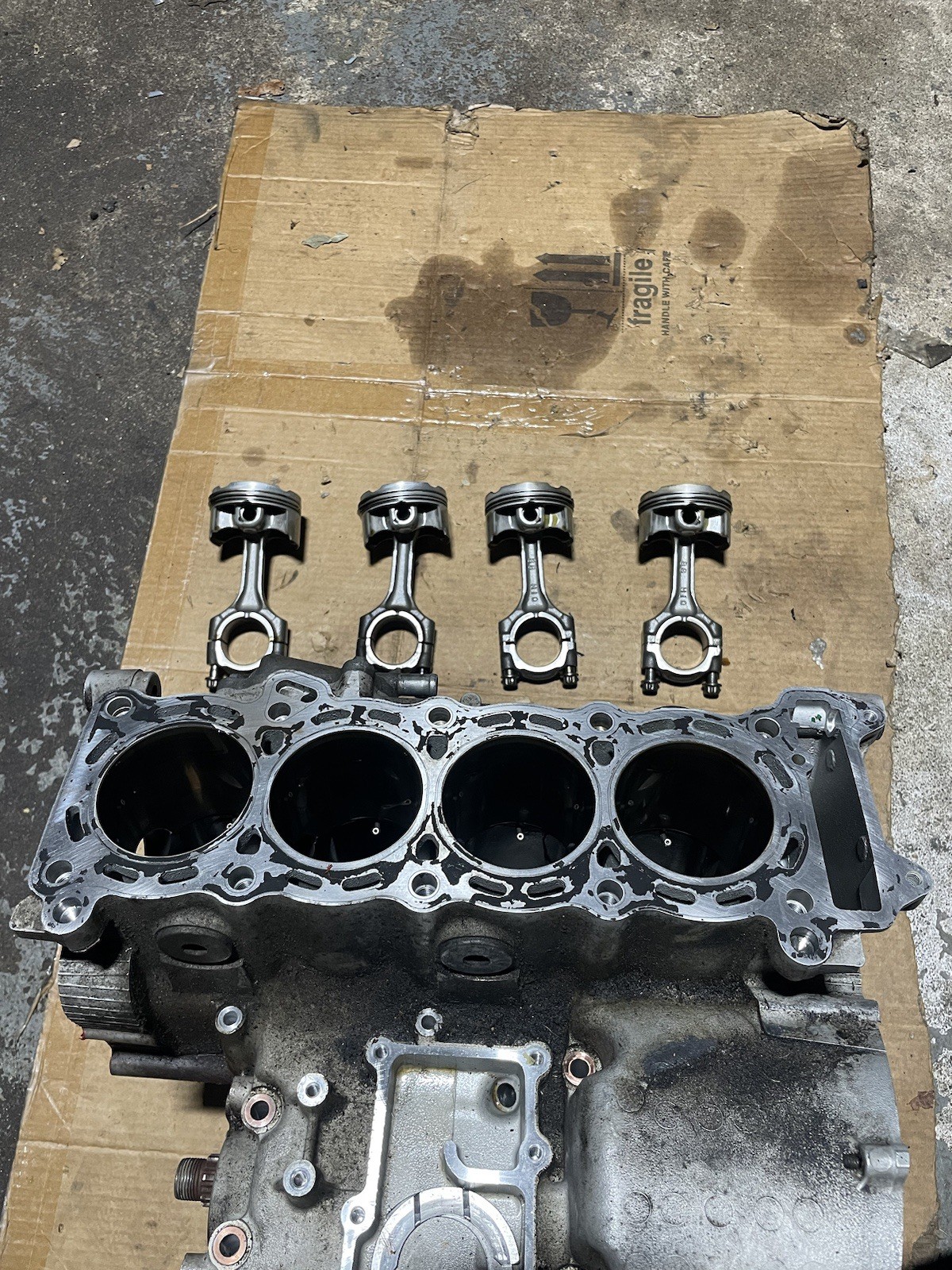 2009 08 09 Suzuki GSXR 600 GSXR600 Crankcase Case Engine Motor Block Piston Lot