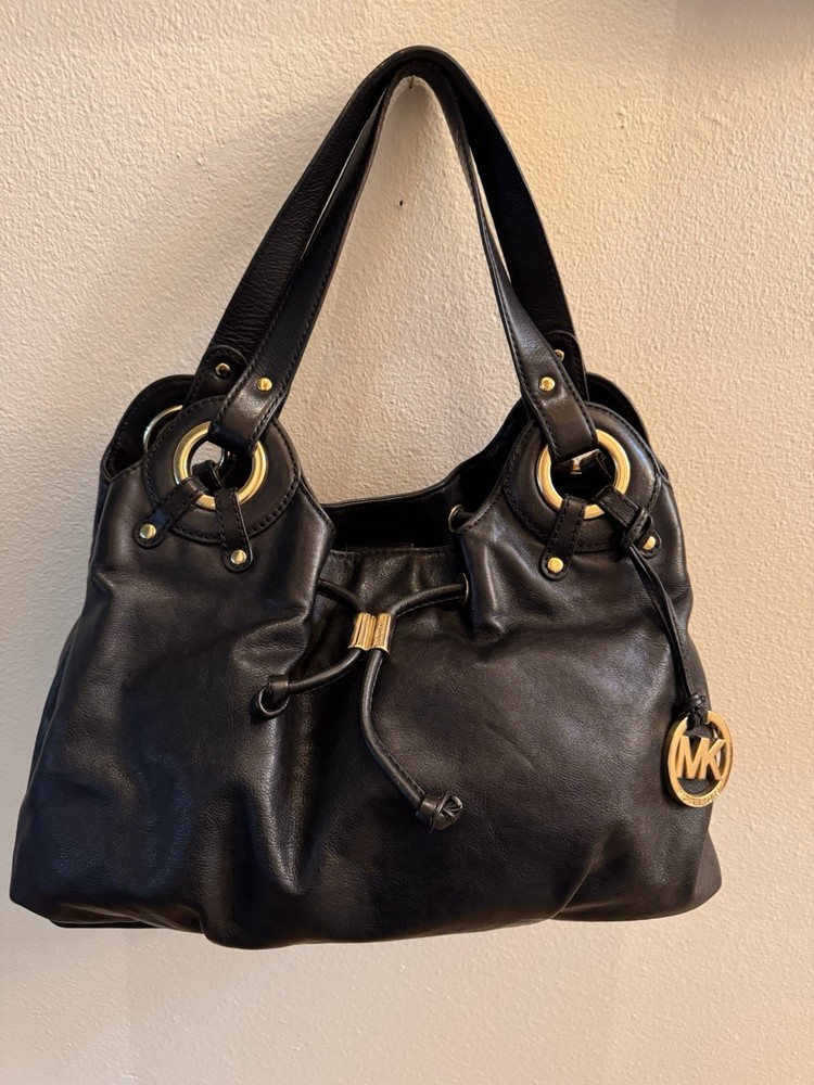 MICHAEL Michael Kors Leather Ludlow Drawstring Shoulder Bag Black