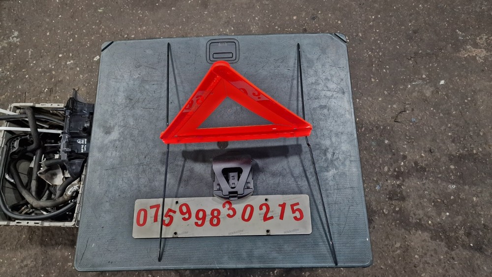 MERCEDES C/E CLASS 2006 - 2014 HAZARD WARNING TRIANGLE A2048900197
