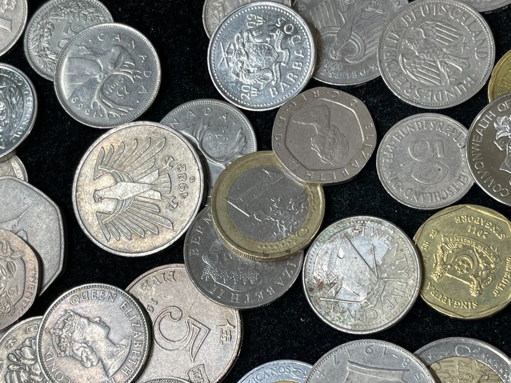 Assorted World Foreign Exchangable Coins Lot 091025
