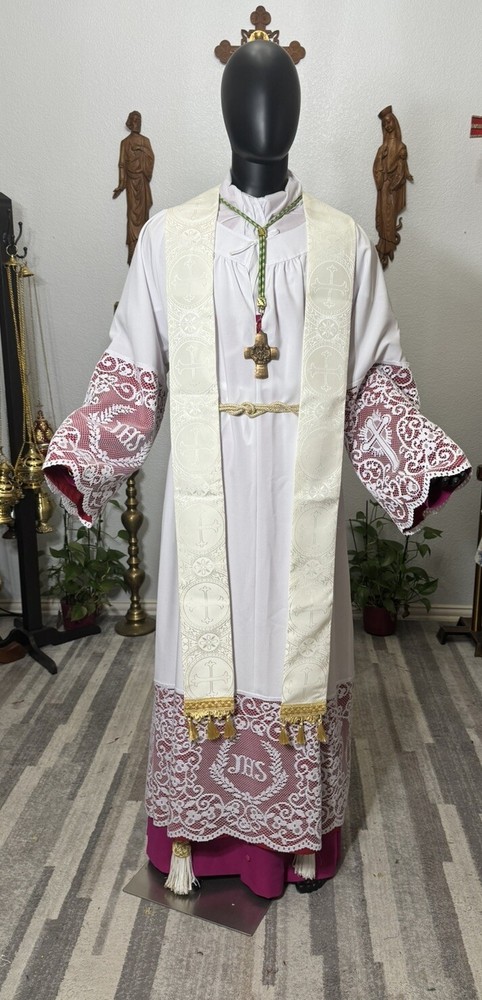 WHITE IVORY VESTMENT CHASUBLE & STOLE