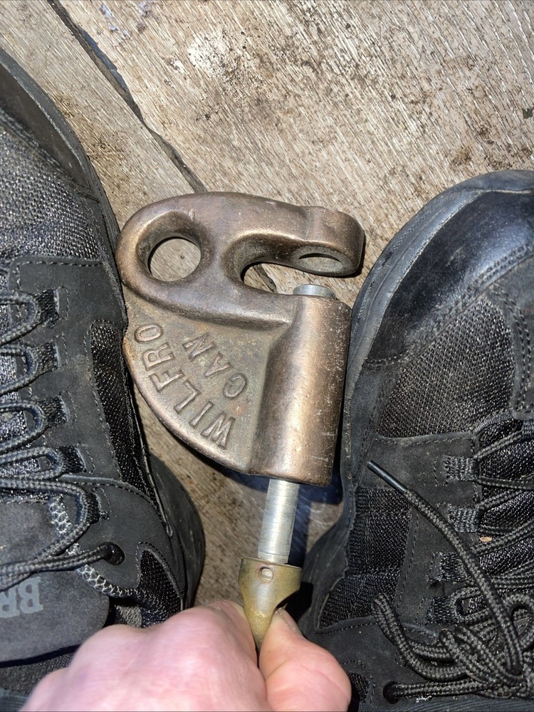 Quick Release Pin Ball