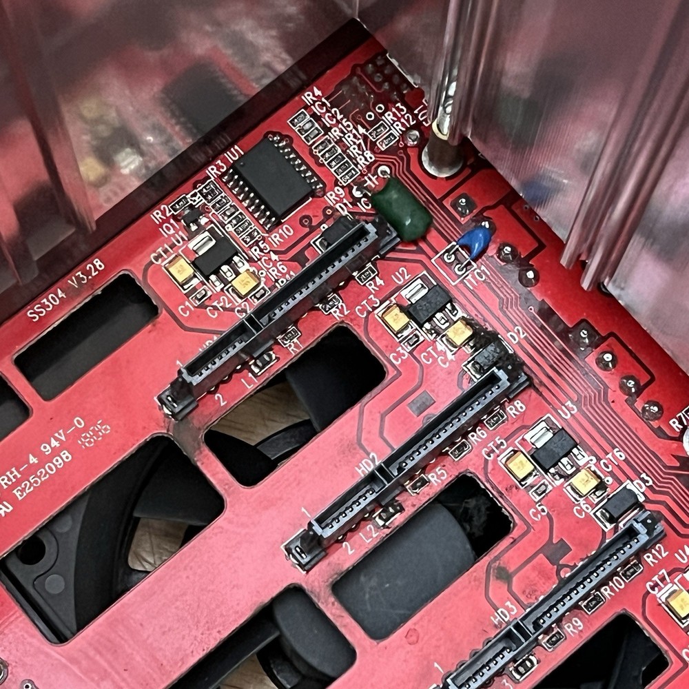 Addonics - Disk Array 4SA Storage Drive Cage