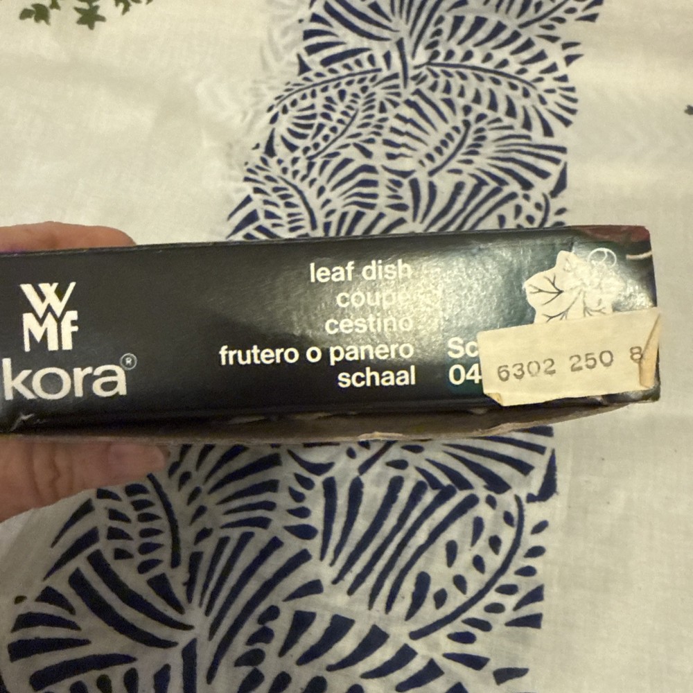 Silver Plated Decorative Dish Grape Leaf Footed By Ikora Vintage 1975. Beauty