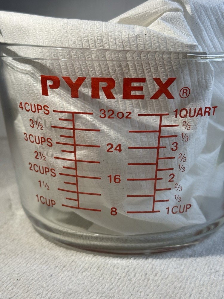 Pyrex Corning NY Measuring Cup 1 Quart- Version 532  4 Cups-Has Metric Side