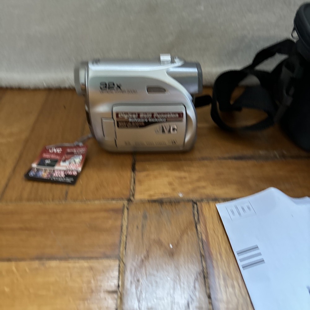JVC Camera GR-D375U W Accessories READ DESCRIPTION