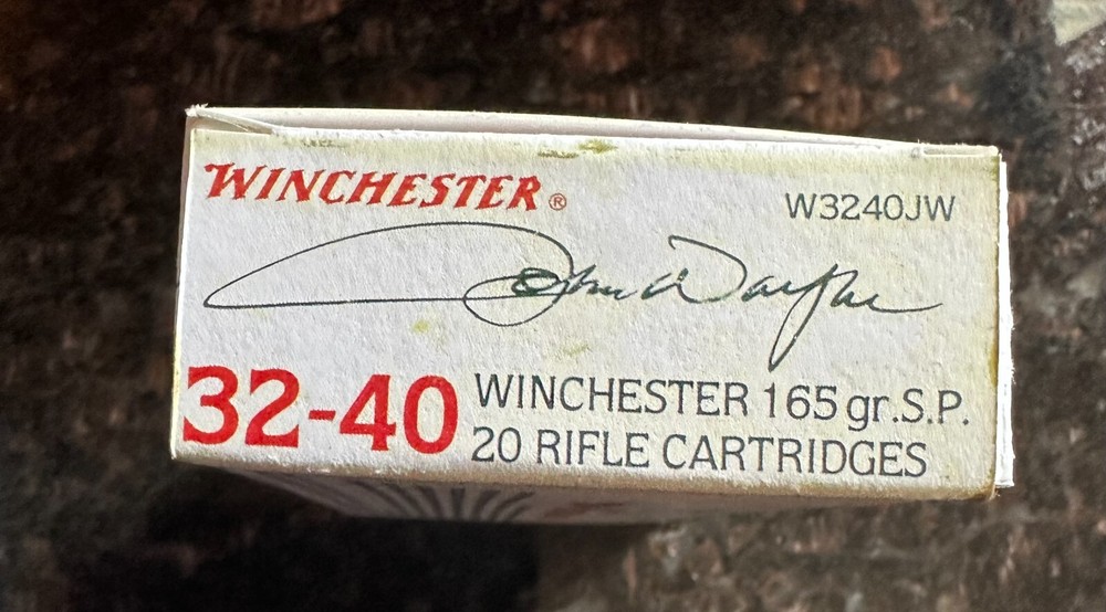 JOHN WAYNE - Winchester 32-40 Cartridge Box (empty) + Decal