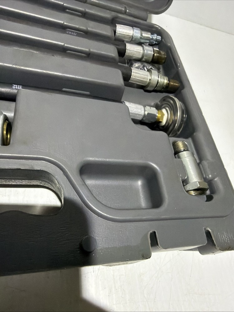 Matco Tools Master Compression Gauge Test Set in Original Case CT166AK