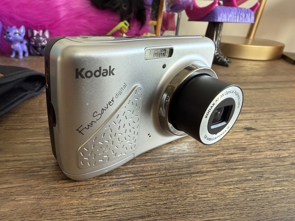 Kodak Fun Saver Digital FD3 12MP Camera - Compact Point & Shoot