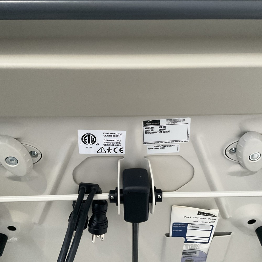 Pre-Owned Midmark 604-002 Exam Table Excellent Condition