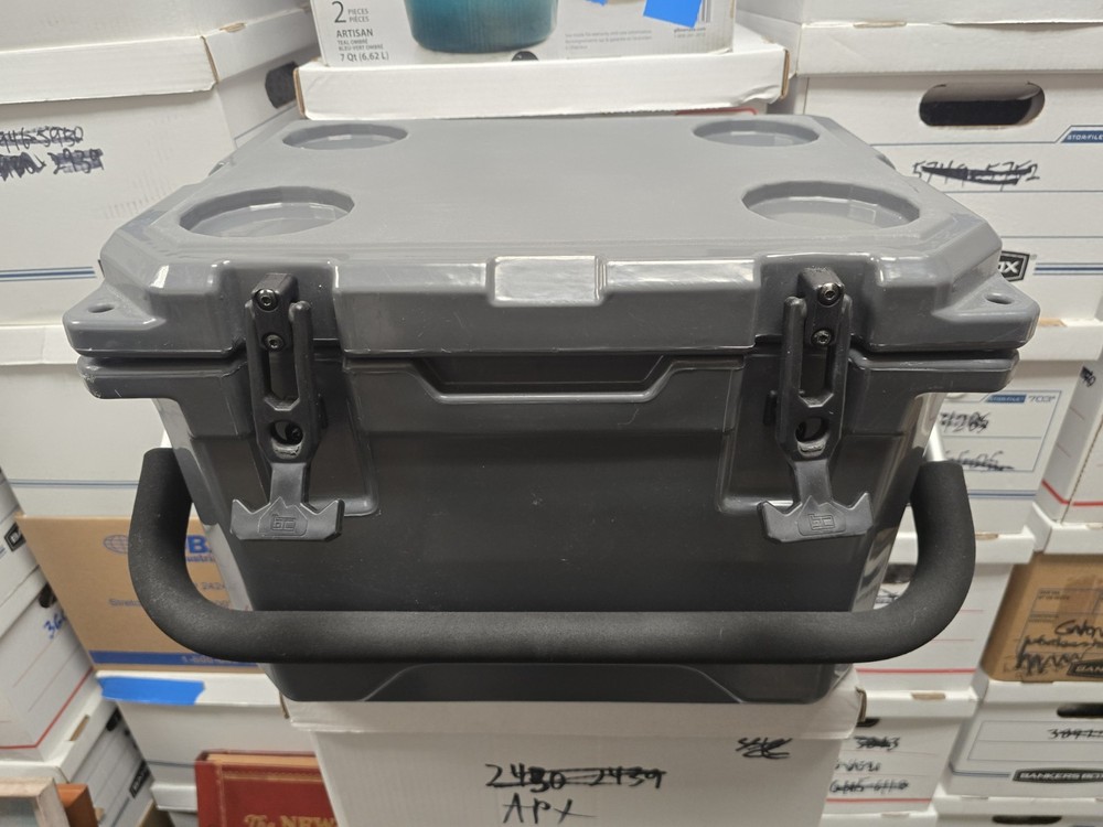 Basecamp 20 HARD COOLER BEAR RESISTENT Super Clean