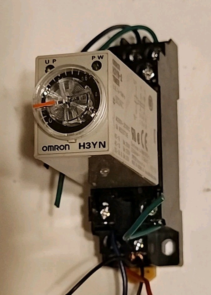 Omron H3YN-2 Timer & SOCKET 7A 250VAC - Free Shipping