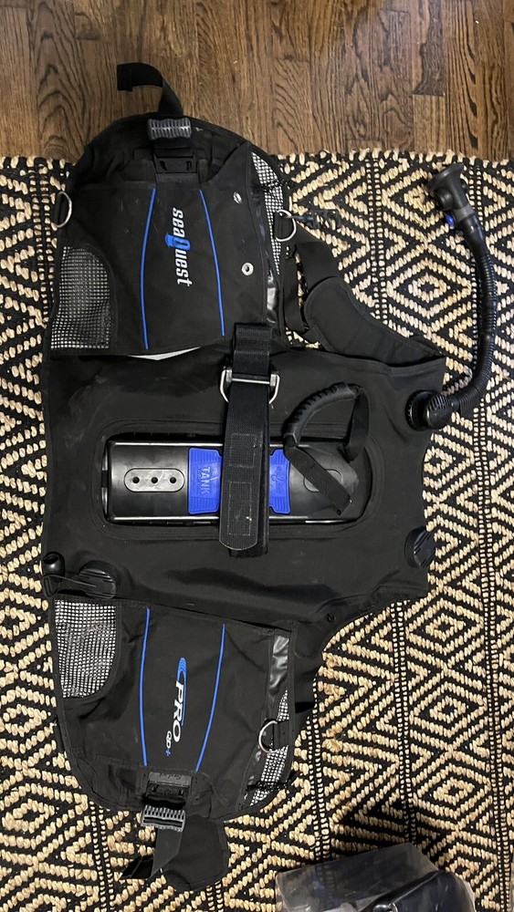 Excellent used condition Seaquest PRO QD BCD Size M/L.