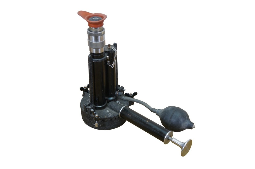 1940s Bauch & Lomb Optical Konimeter Dust Counter Microscope & Case