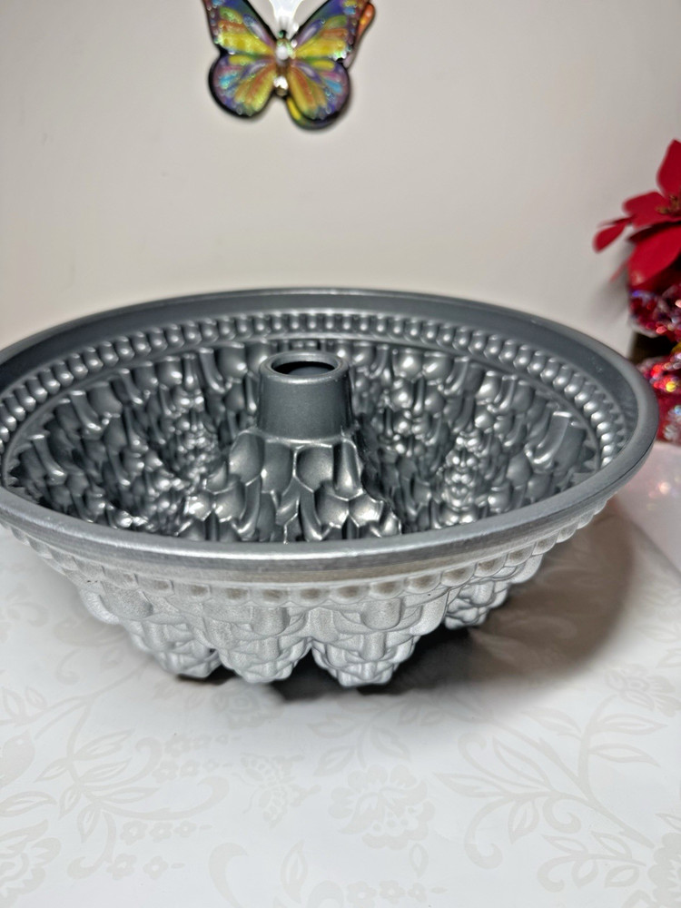 Nordic Ware Pine Bundt Pan 9 Cups Metallic