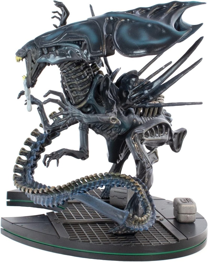 Captivating Alien Queen Q-FIG Max Elite Diorama - Display Connectable Base