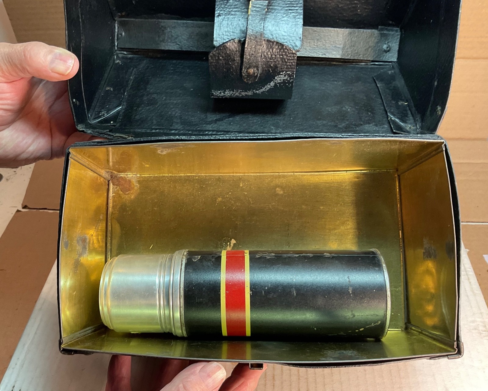 #330 RARE TYPE EARLY DOMED MINERS RAILROAD LUNCH PAIL DINNER BOX +THERMOS