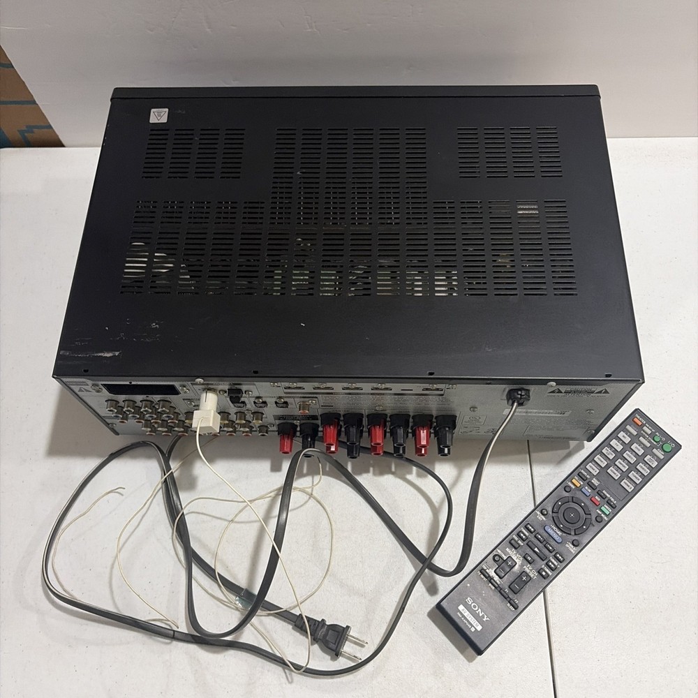 Sony STR-DH520 7.1 Channel 3D AV Receiver Bundle w/ Remote - Untested