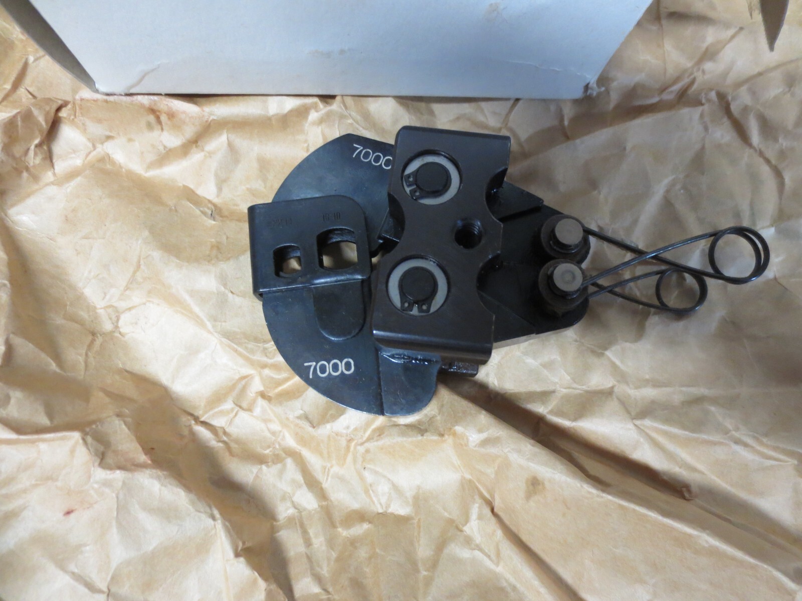 MOLEX  AT-7000 Crimp Head For At 200 Pneumatic Hand Tool  Marked 22-14, 16-10