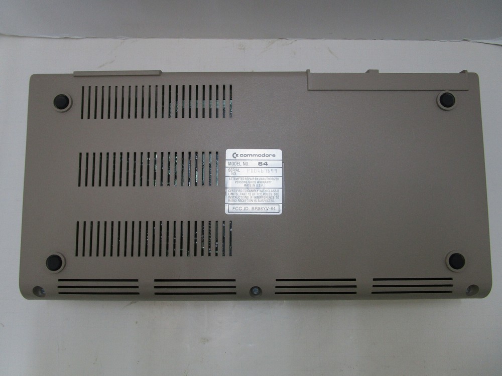 COMMODORE 64 COMPUTER 326298 HEATSINKS CERAMIC TESTED AND WORKING LOT #59