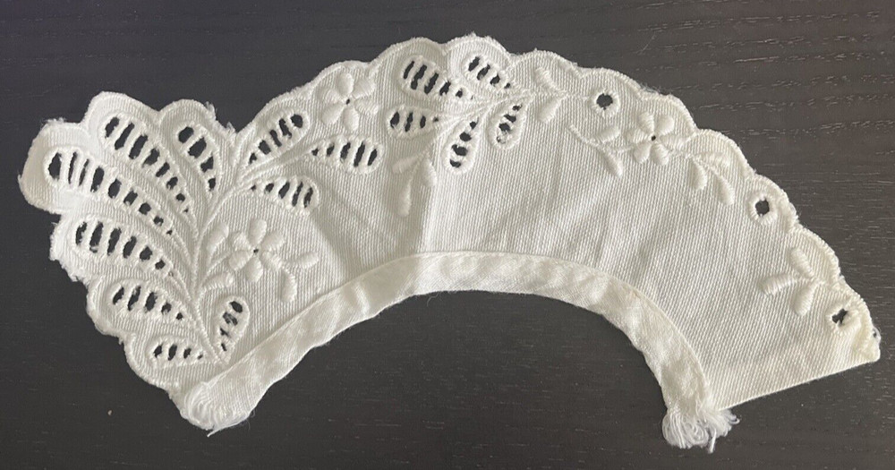 Vintage Lace Trim Arch