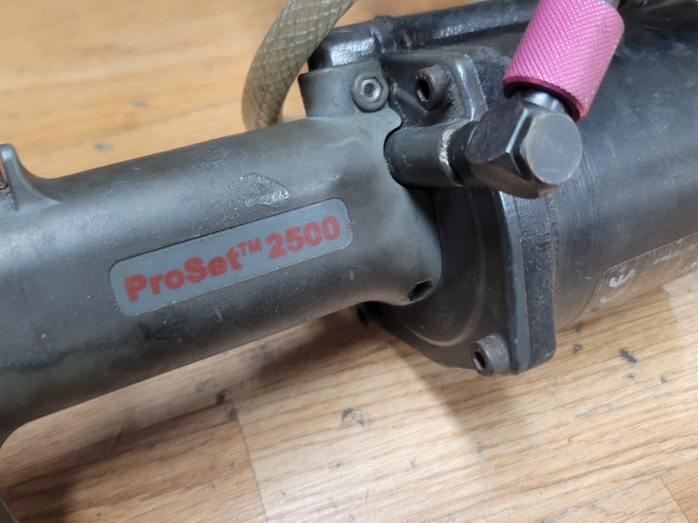 POP NO. 5200 PNEUMATIC POP RIVET GUN