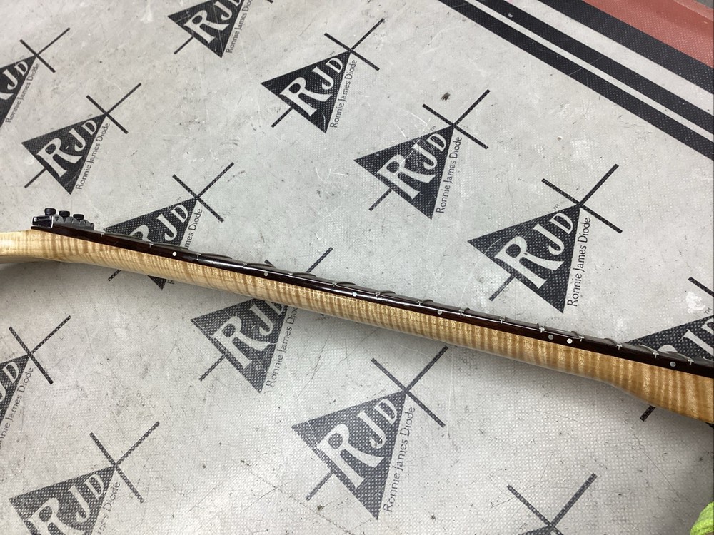 80's Electric Guitar Neck Locking Flame Maple Robin Style